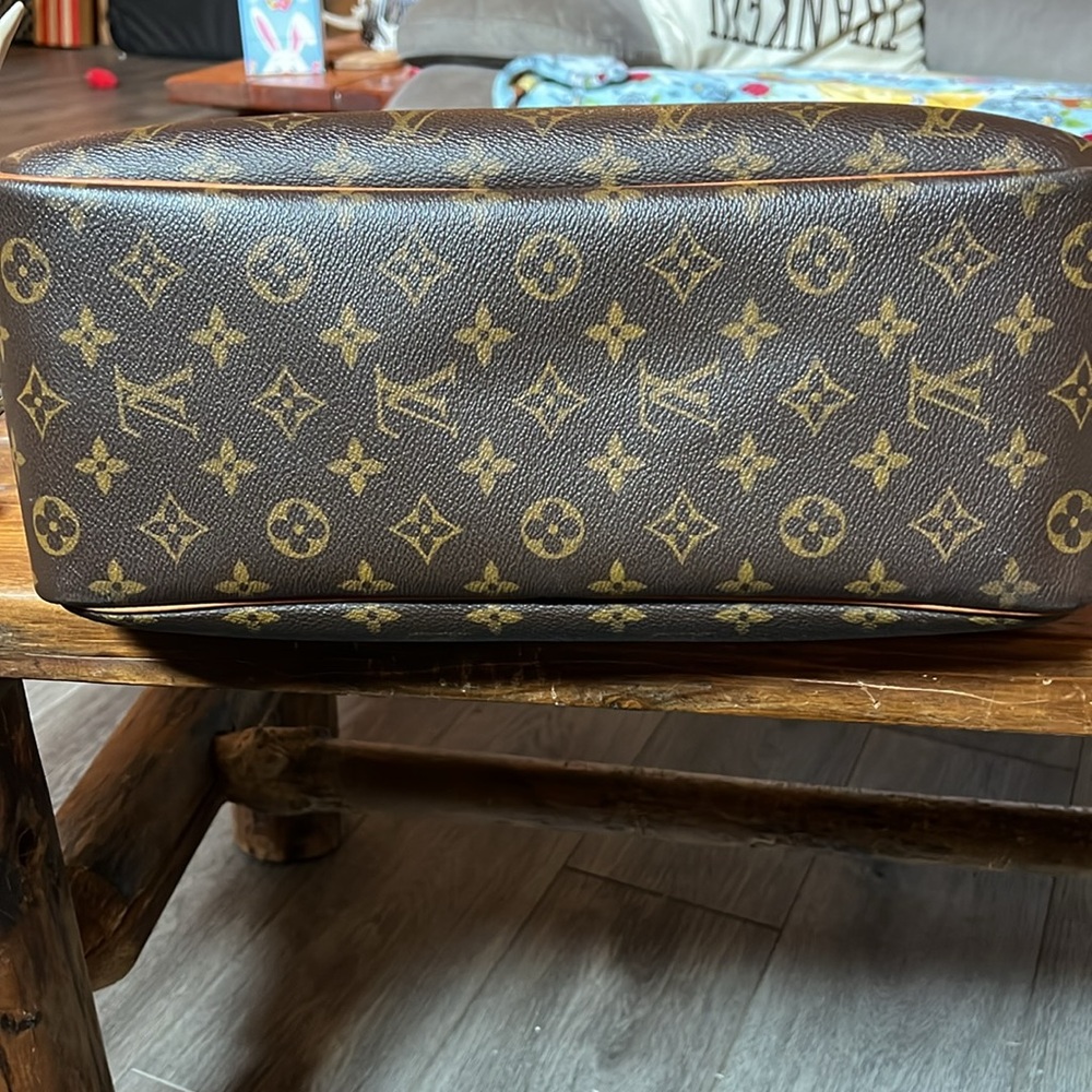 Louis Vuitton Deauville Monogram Bowler Bag - Picture 8 of 16